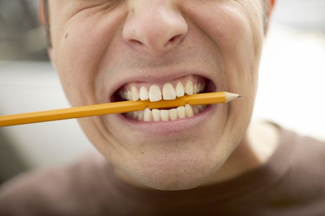 Hábitos que estropean tus dientes